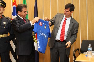 Luiz Marinho recebe título de Cidadão Sulsancaetanense