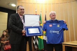 Bottura dá título de cidadão para José Pires Maia