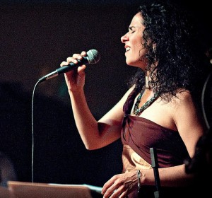 Sesc São Caetano apresenta show de Cristina Campos Sesc São Caetano apresenta show de Cristina Campos