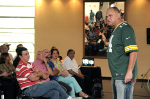 Ídolo do basquete, Oscar Schmidt motiva colaboradores do DAE/SCS Ídolo do basquete, Oscar Schmidt motiva colaboradores do DAE/SCS