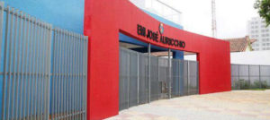 Escola foi entregue em dezembro de 2012 pelo ex-prefeito José Auricchio Junior