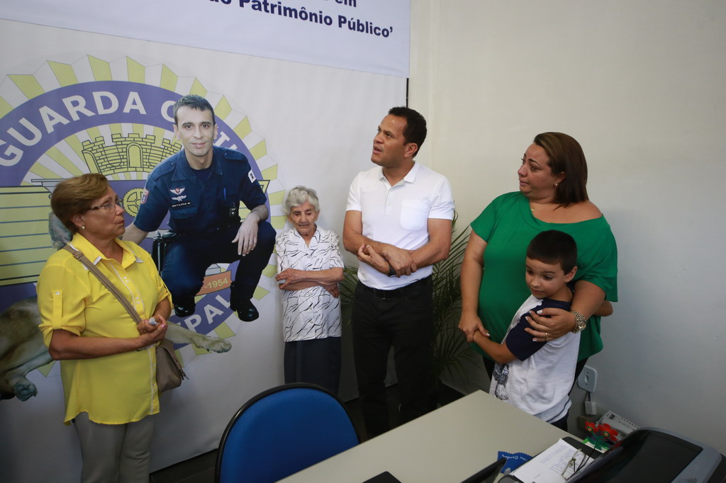 Guardas Civis de Mauá homenageiam colega morto em 2009