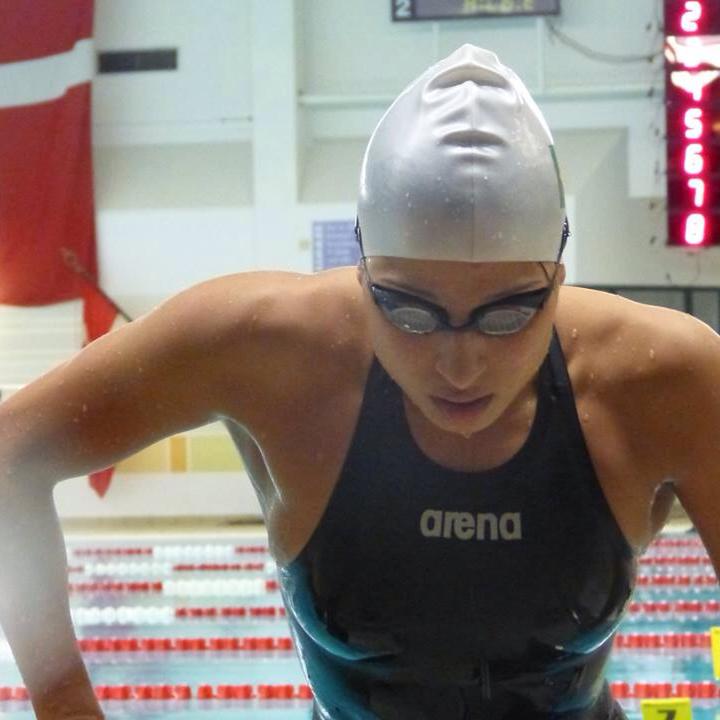 Nadadora de São Bernardo conquista quatro medalhas de ouro no Aberto da Dinamarca