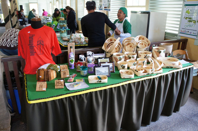 Feira no antigo mercado oferece produtos e artesanatos (Foto: Divulgação/PSA)