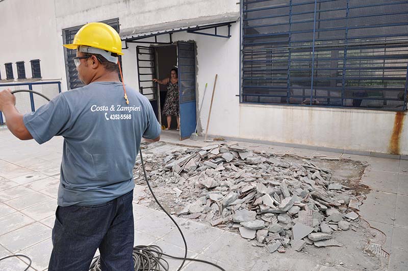 Início das reformas na escola Perseu Abramo, no Jardim Canhema (Foto: Marcos Luiz)