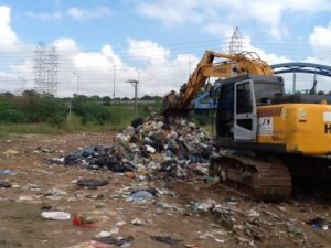Em vez de praça prefeito dá lixão  aos moradores do bairro Fundação