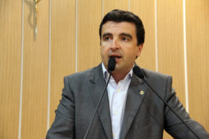 Emenda do Professor Pio vira indicação da Câmara e abono da educação será estendido Emenda do Professor Pio vira indicação da Câmara e abono da educação será estendido