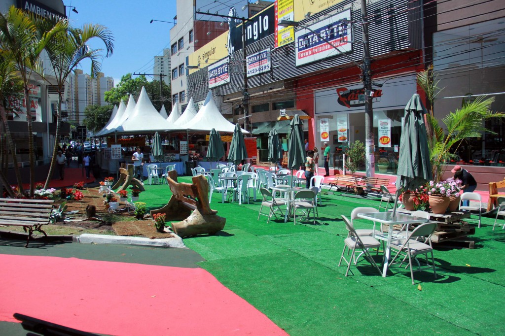 Feira de Móveis da Rua Jurubatuba vai até dia 8 Feira de Móveis da Rua Jurubatuba vai até dia 8