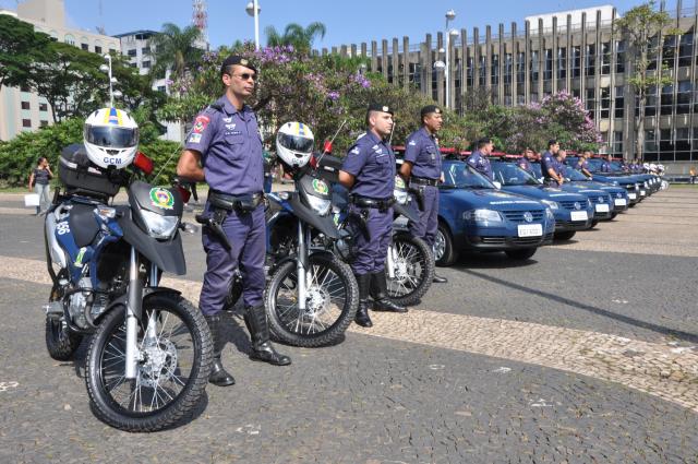 GCMs terão poder de polícia a partir de agora GCMs terão poder de polícia a partir de agora