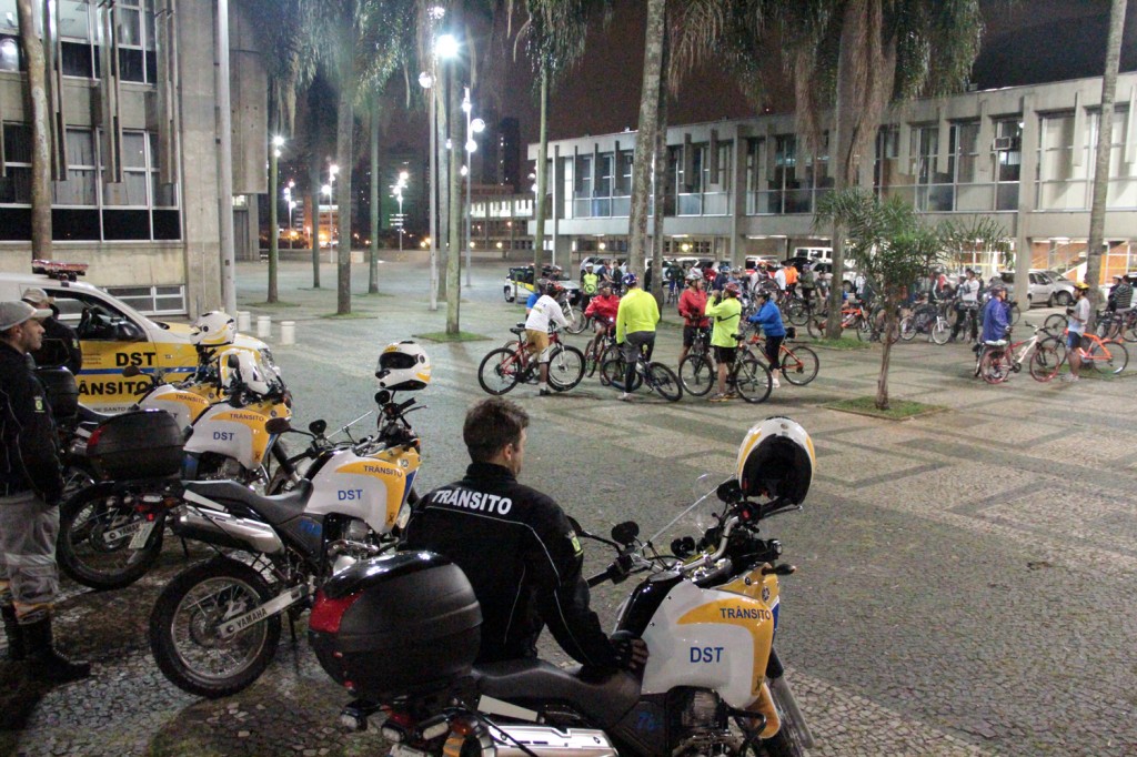 Nova edição da ‘Pedalada Noturna’ atrai 210 ciclistas