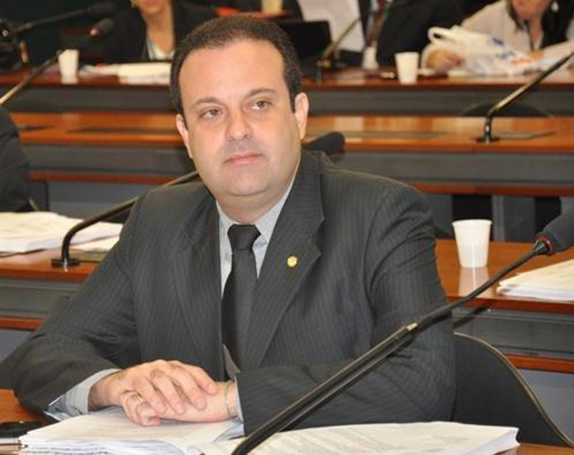 Andre Moura: municípios não receberam apoio técnico e financeiro para acabar com lixões.