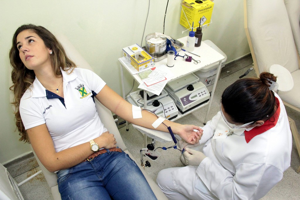 Escola da Saúde investe em  campanha de doação de sangue