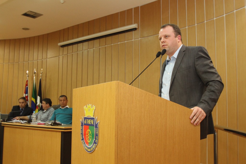 Beto Vidoski indica a instalação de semáforos inteligentes em SCS Beto Vidoski indica a instalação de semáforos inteligentes em SCS