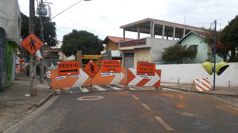 Semasa faz obra contra enchentes no Parque das Nações
