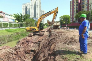 São Bernardo inicia obras de canalização do córrego Saracantan São Bernardo inicia obras de canalização do córrego Saracantan