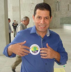 Com o lema- “Ele é do bem”, Gilberto Costa vai conquistando seu espaço no Grande ABC e é um dos favoritos na corrida à Câmara federal Pelo PEN - Partido Ecológico Nacional.