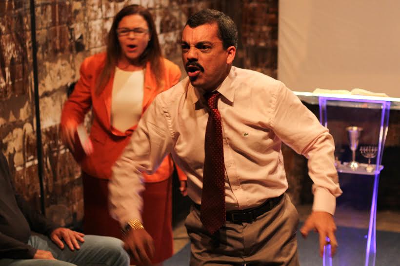  O Pastor, sucesso de público e crítica no Rio, estreia temporada nos Parlapatões.