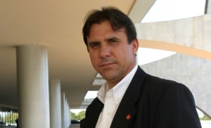 Vá trabalhar prefeito Marinho: palavras de Aloisio Nunes - vice de Aécio em relação as besteiras proferidas pelo prefeito de SBC.