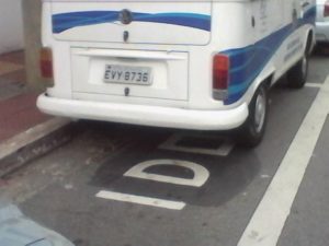 Mau exemplo a ser combatido...