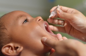 Hoje é dia de vacinação contra pólio e sarampo