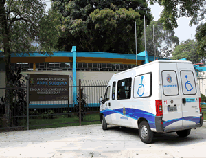 Mães saem vitoriosas e escola Anne Sullivan não fecha