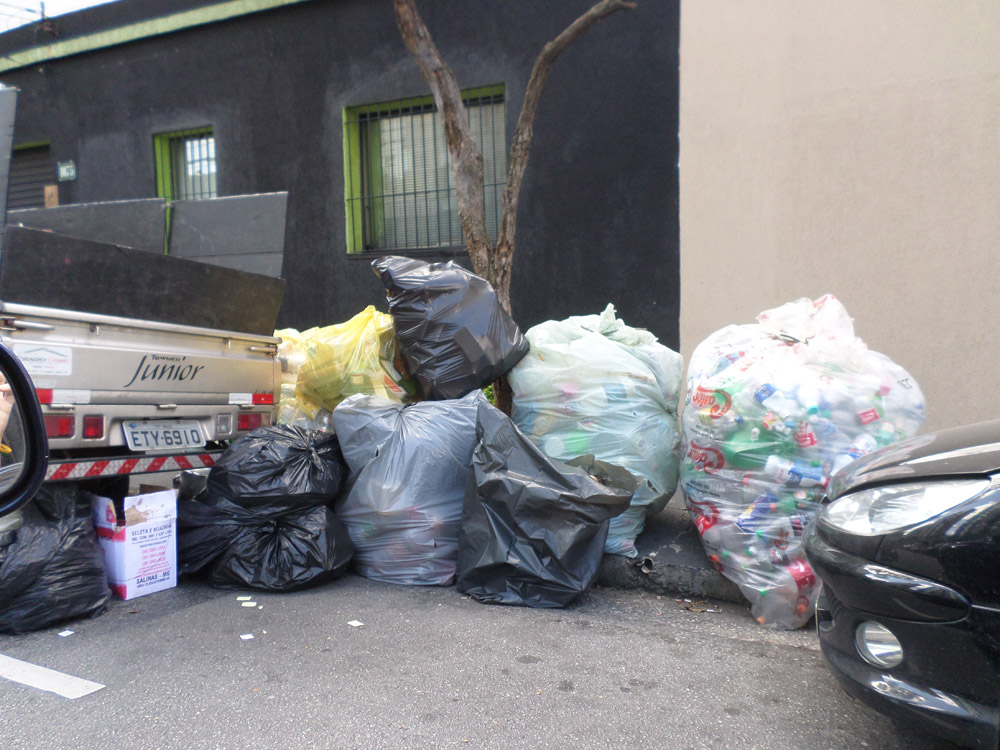Prefeito, pra quê taxa de lixo em SCS?