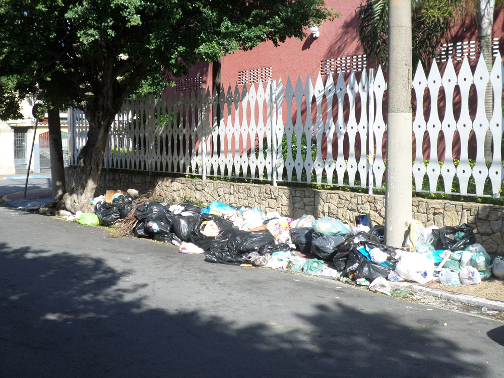 Prefeito, pra quê taxa de lixo em SCS?