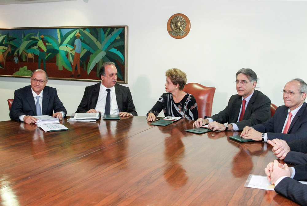 Alckmin em reunião com governadores do Sudeste e a presidente Dilma Roussef