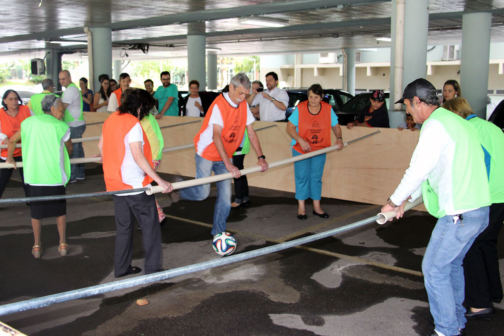 Partida inaugural teve duração de 10 minutos, com nove pacientes de cada lado e intervalos para respiração