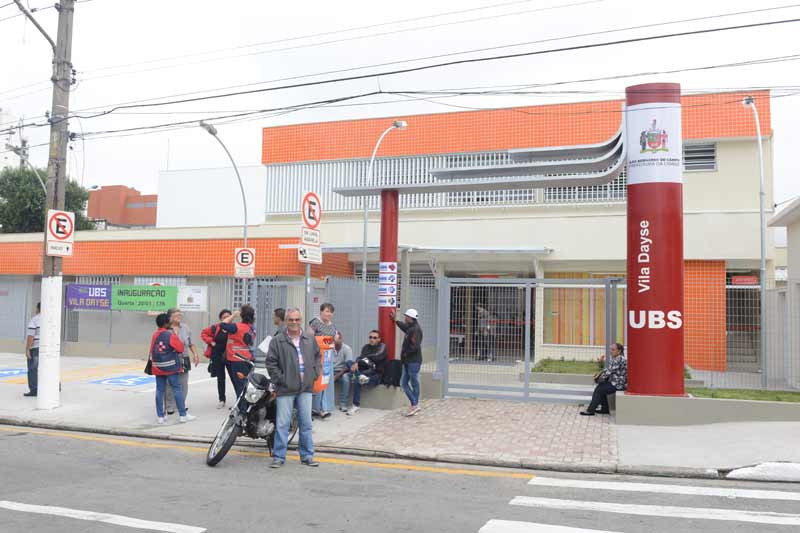 No ato inaugural, população pôde conhecer as novas instalações da UBS No ato inaugural, população pôde conhecer as novas instalações da UBS