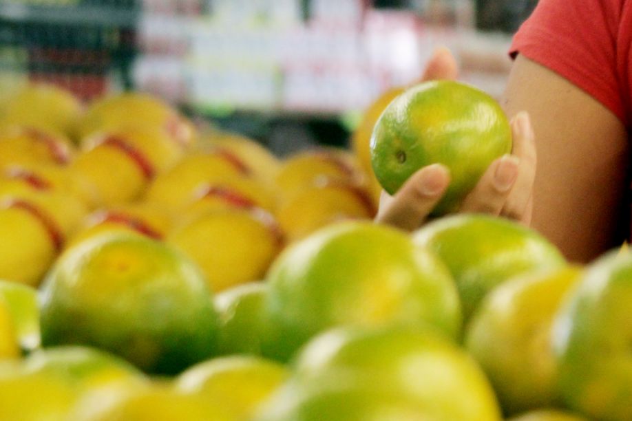 De acordo com pesquisa da Craisa, o quilo da laranja foi o que mais caiu nessa semana, 7,98% De acordo com pesquisa da Craisa, o quilo da laranja foi o que mais caiu nessa semana, 7,98%