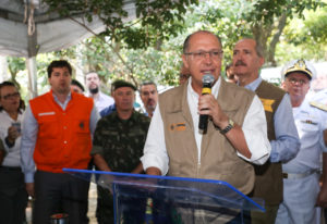 Alckmin anunciou pagamento de diária extra para trabalho voluntário de agentes municipais aos sábados Alckmin anunciou pagamento de diária extra para trabalho voluntário de agentes municipais aos sábados
