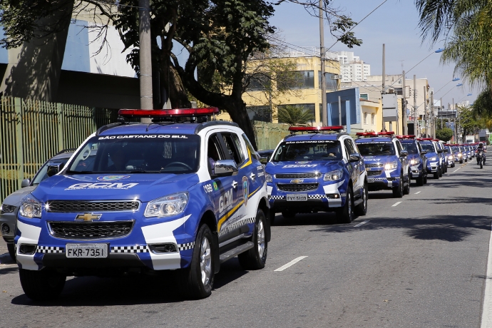 Todas as secretarias receberam carro novos Todas as secretarias receberam carro novos