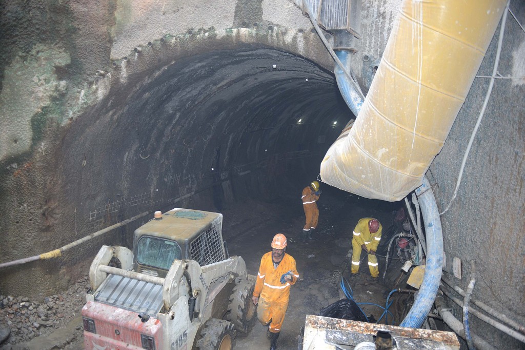 SBC: Túnel em construção sob a Rua Jurubatuba está aberto a visitação SBC: Túnel em construção sob a Rua Jurubatuba está aberto a visitação