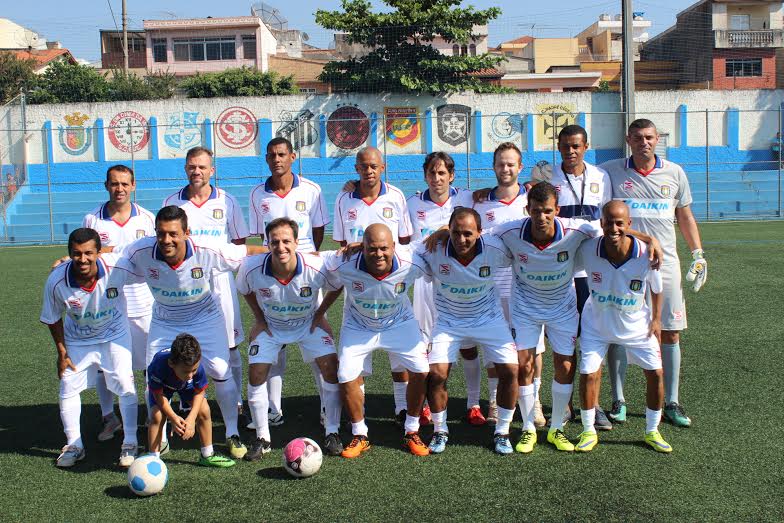 Confraternização reúne craques do passado e jovens da equipe Sub-20 do São Caetano