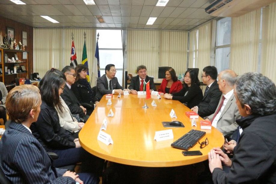 Encontro teve a participação de representantes do Consulado e de entidades ligadas ao comércio e ao esporte